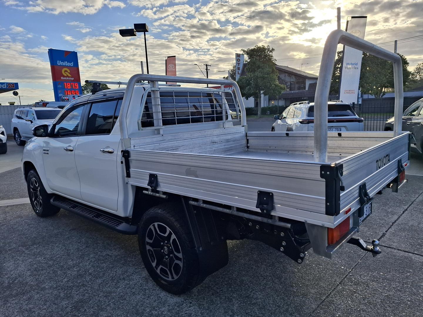 2021 Toyota Hilux SR5 in White