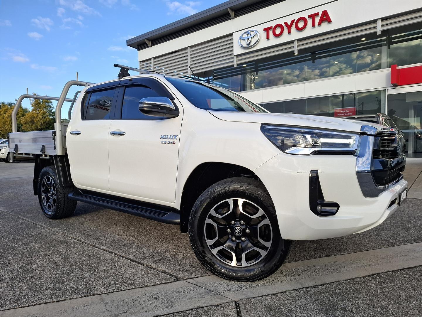 2021 Toyota Hilux SR5 in White