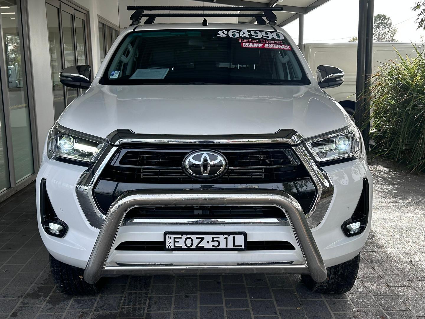 2021 Toyota Hilux SR5 in White