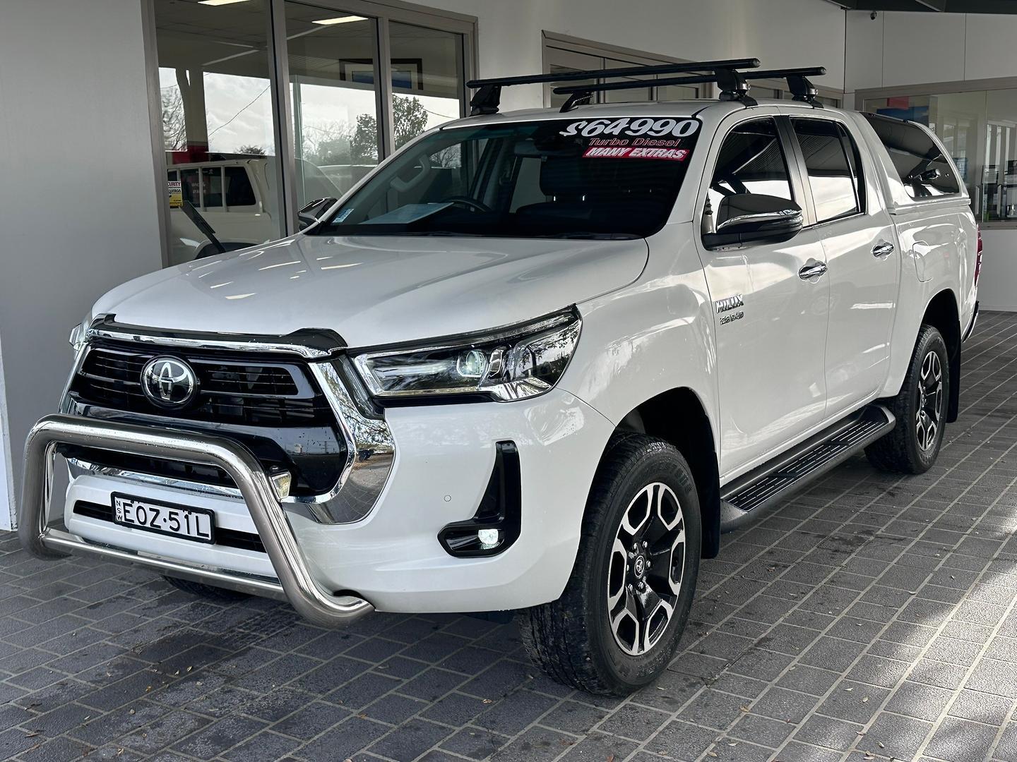 2021 Toyota Hilux SR5 in White