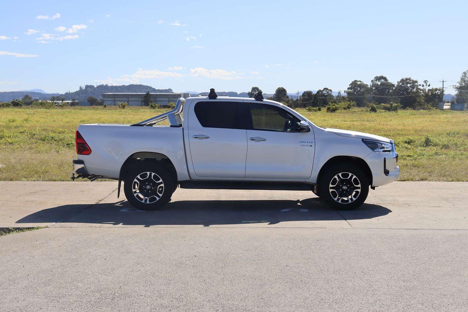 2021 Toyota Hilux SR5 in White
