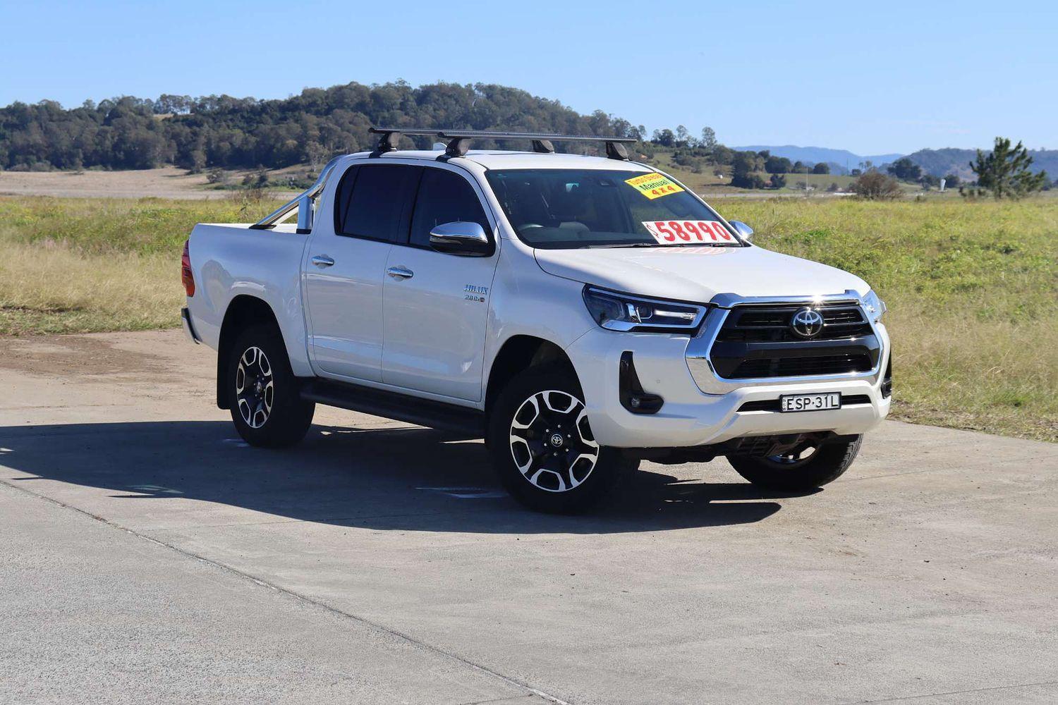 2021 Toyota Hilux SR5 in White