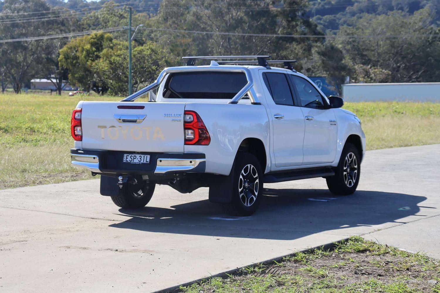 2021 Toyota Hilux SR5 in White