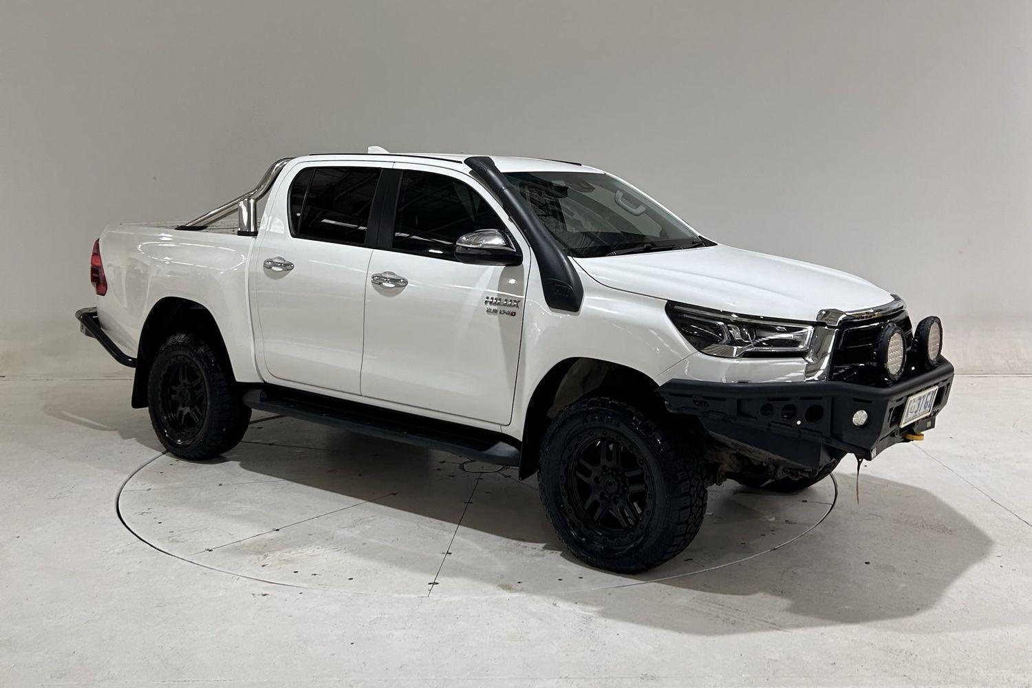 2022 Toyota Hilux SR5 in White