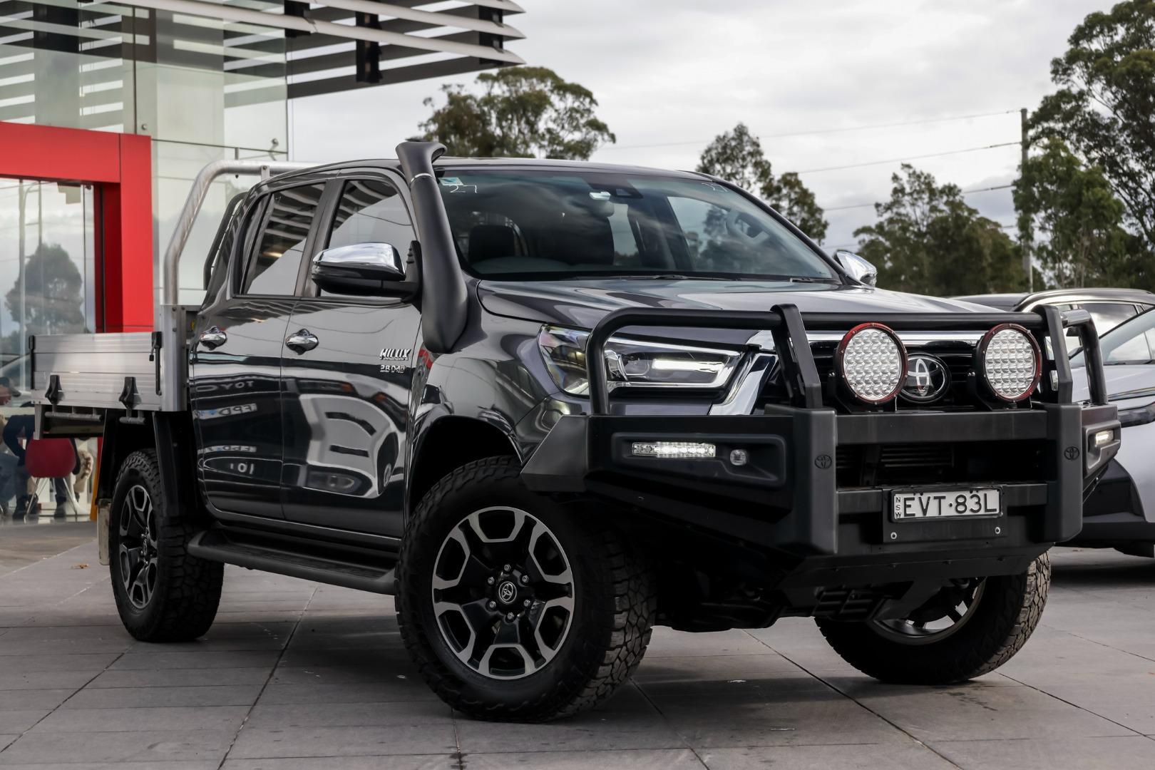 2022 Toyota Hilux SR5 in Silver