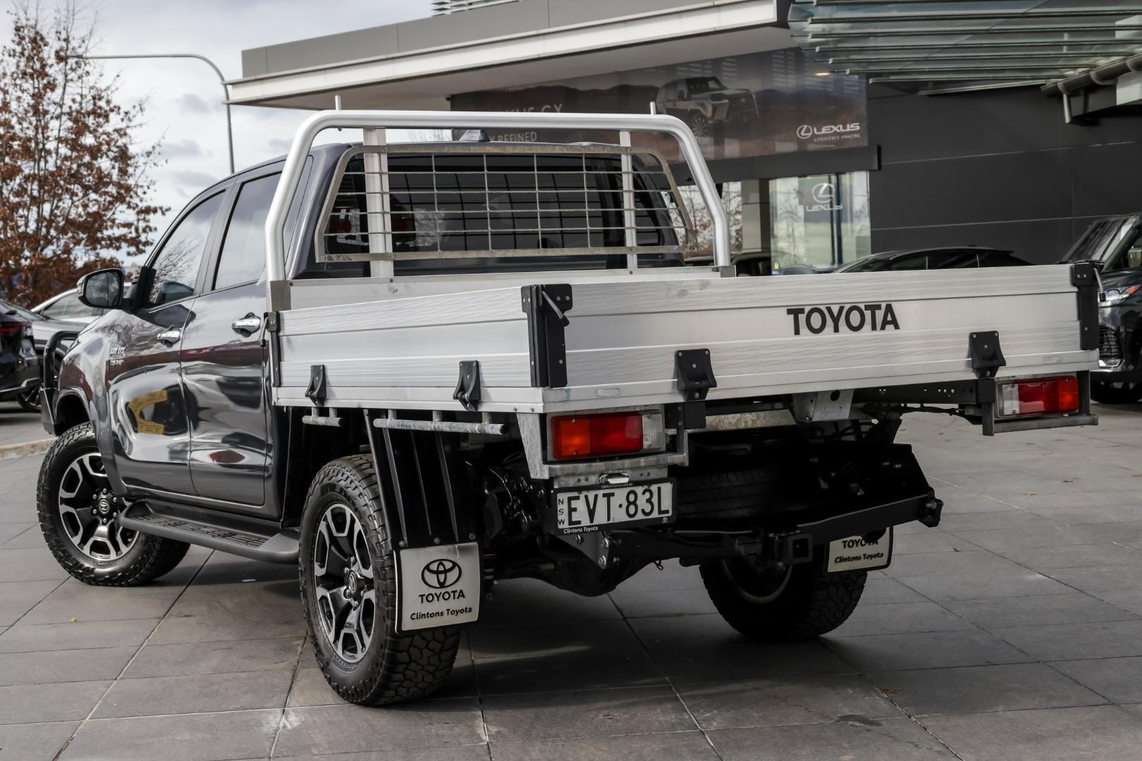 2022 Toyota Hilux SR5 in Silver