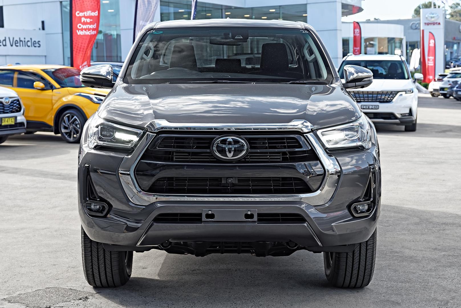 2022 Toyota Hilux SR5 in Silver