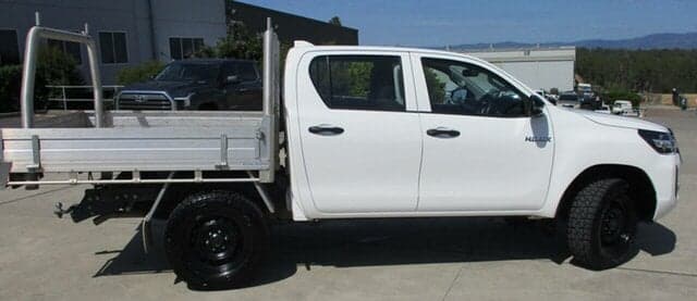 2023 Toyota Hilux SR5 in White
