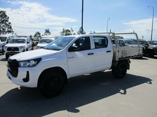 2023 Toyota Hilux SR5 in White