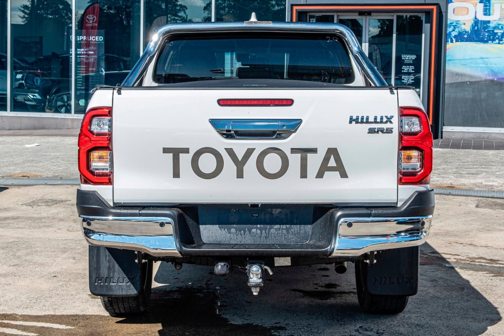 2023 Toyota Hilux SR5 in White