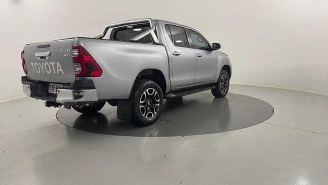 2023 Toyota Hilux SR5 in Silver