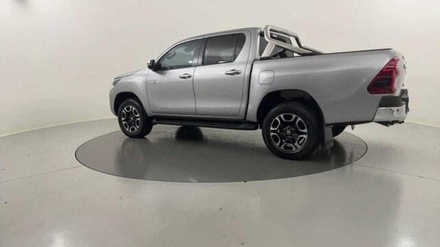 2023 Toyota Hilux SR5 in Silver