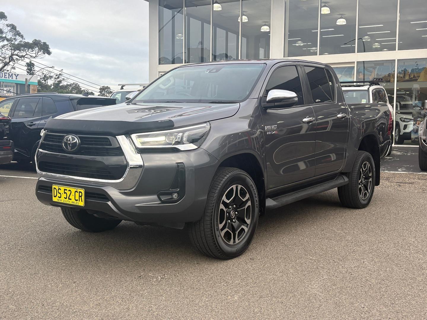 2022 Toyota Hilux SR5 in Silver