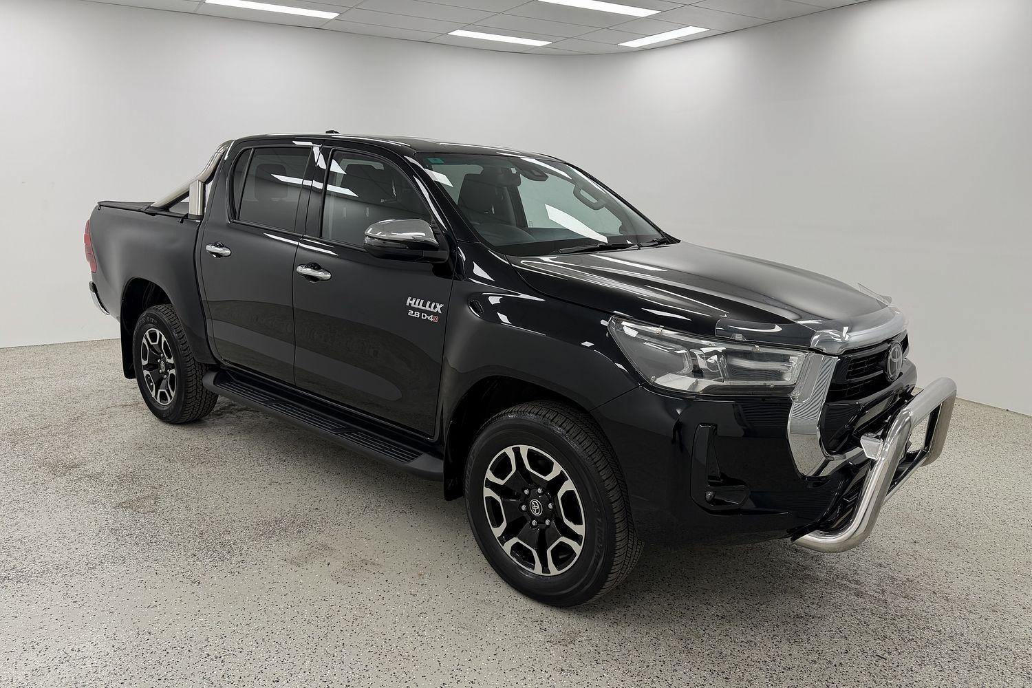 2022 Toyota Hilux SR5 in Black