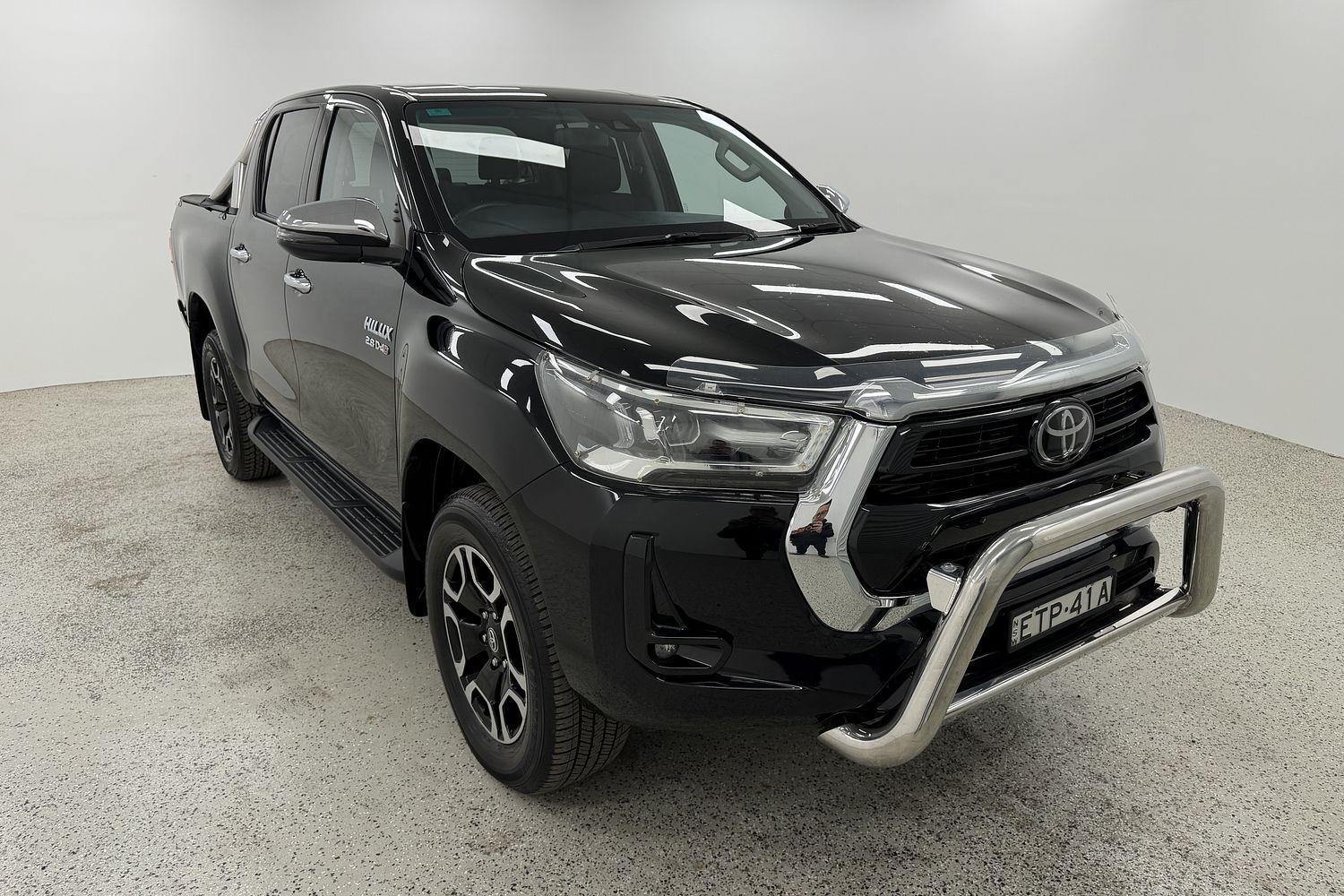 2022 Toyota Hilux SR5 in Black