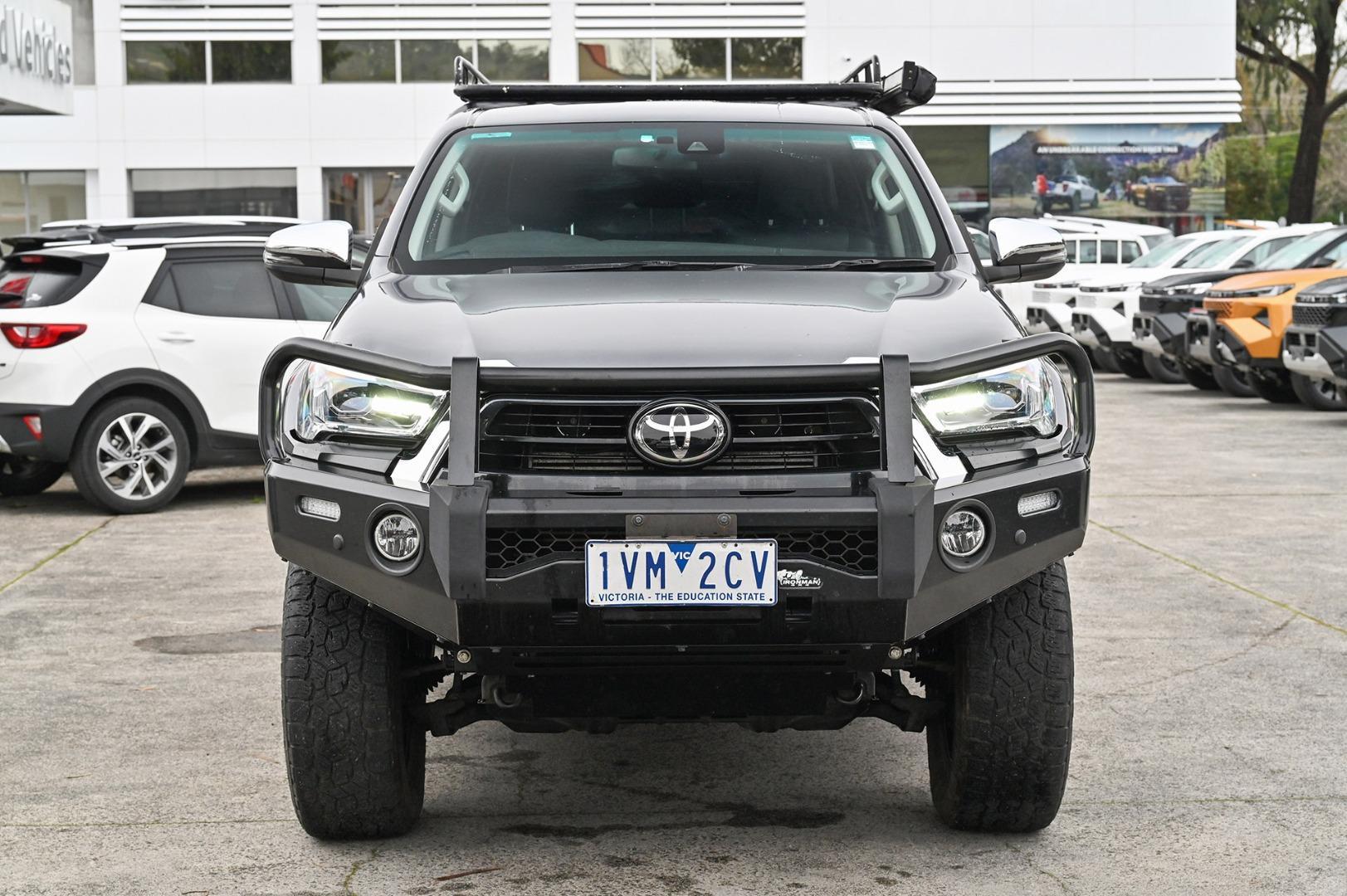 2022 Toyota Hilux SR5 in Silver