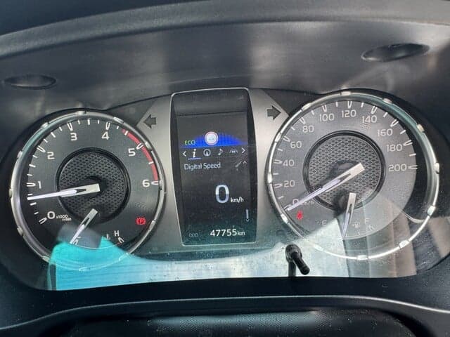 2023 Toyota Hilux SR5 in Silver