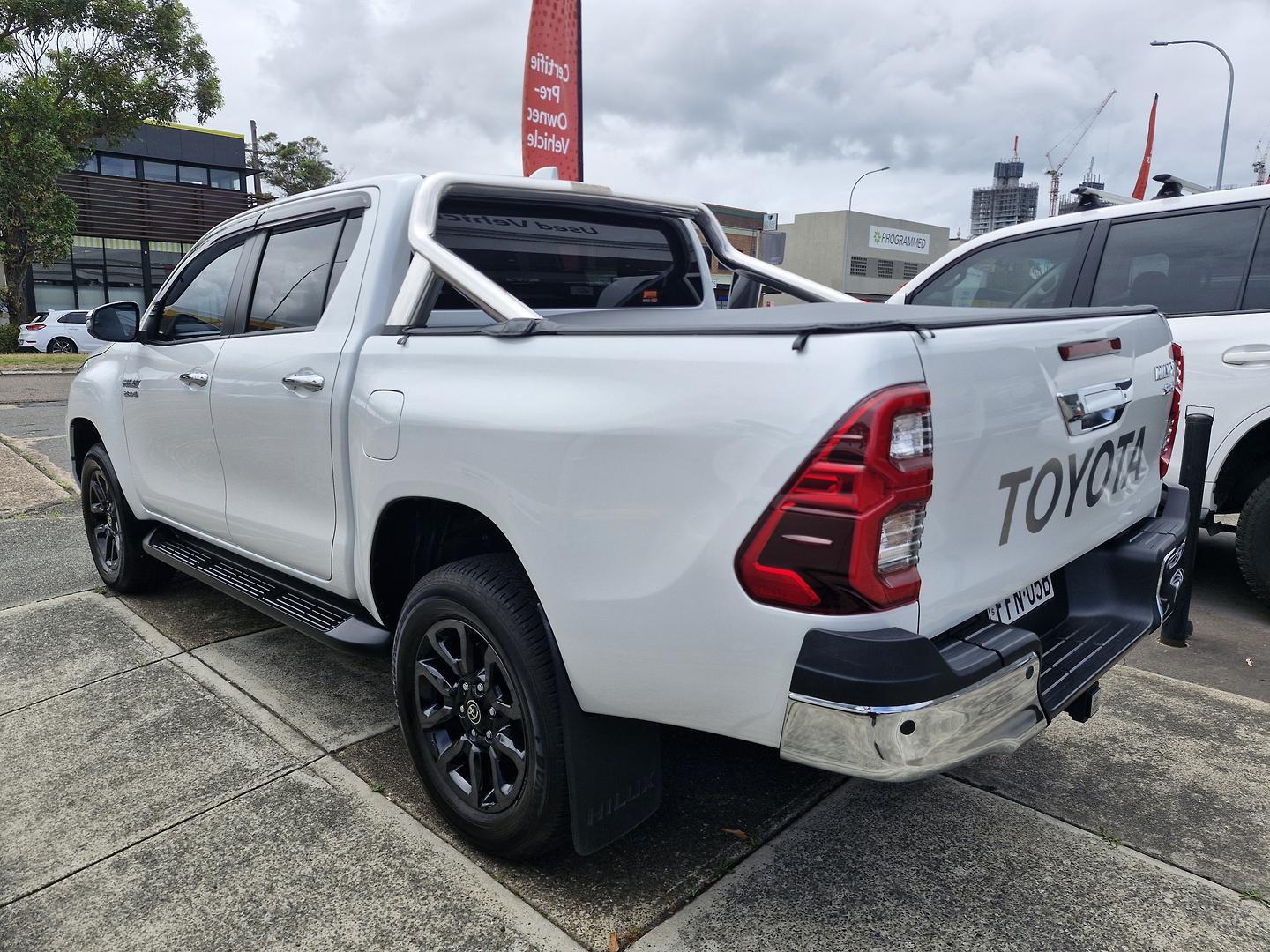 2023 Toyota Hilux SR5 in White