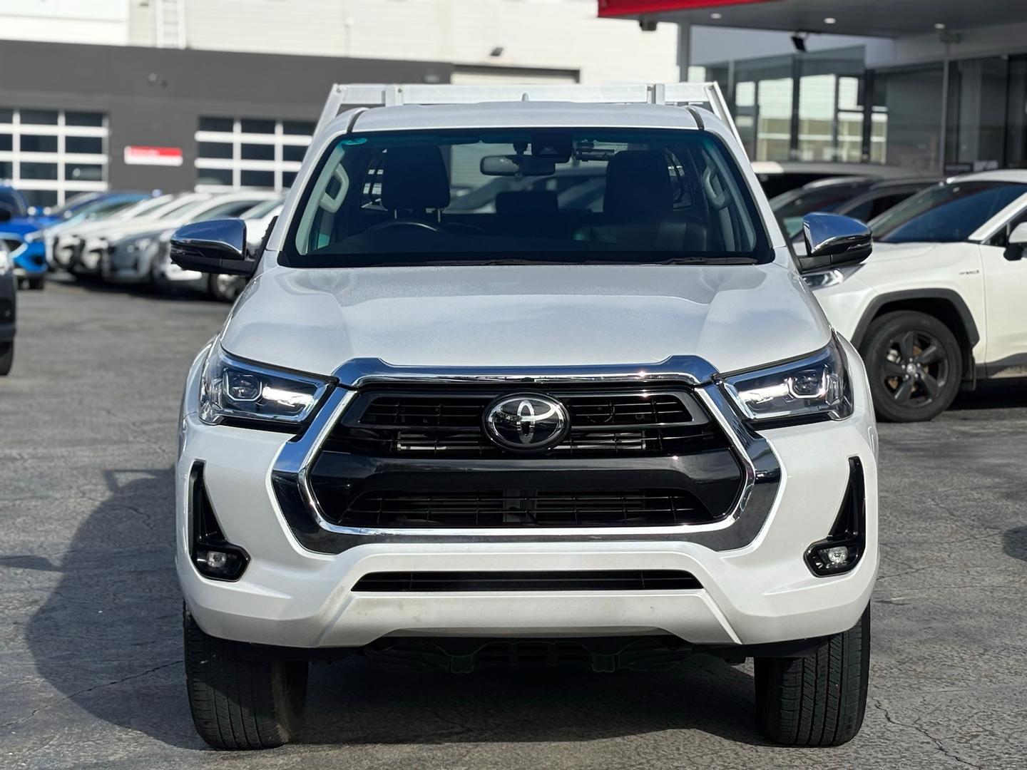 2023 Toyota Hilux SR5 in White