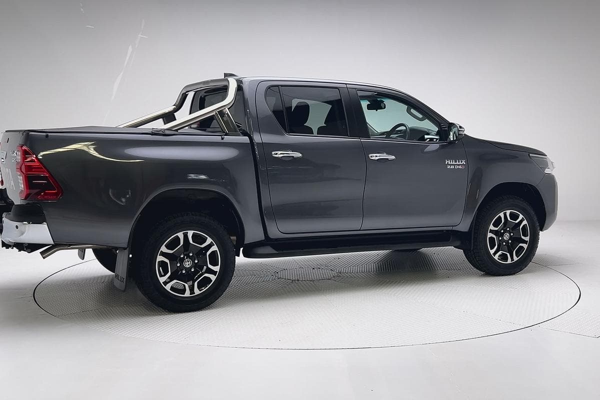 2023 Toyota Hilux SR5 in Silver