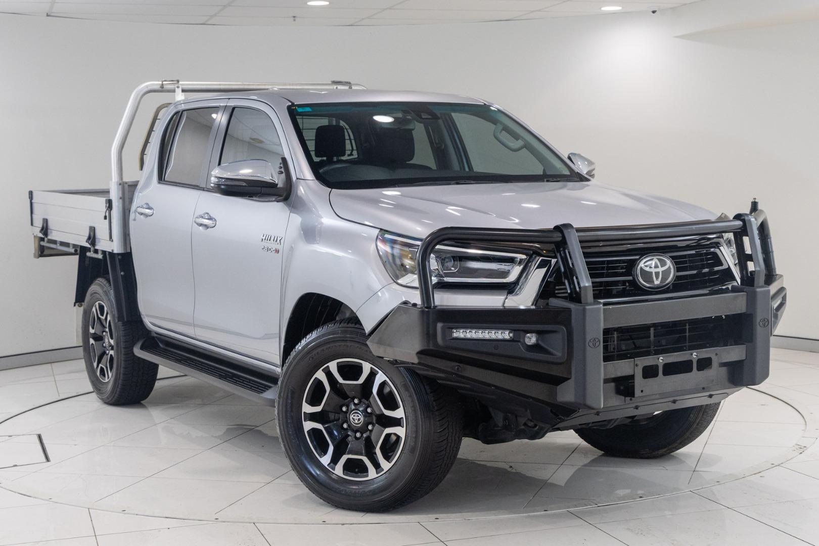 2023 Toyota Hilux SR5 in Silver
