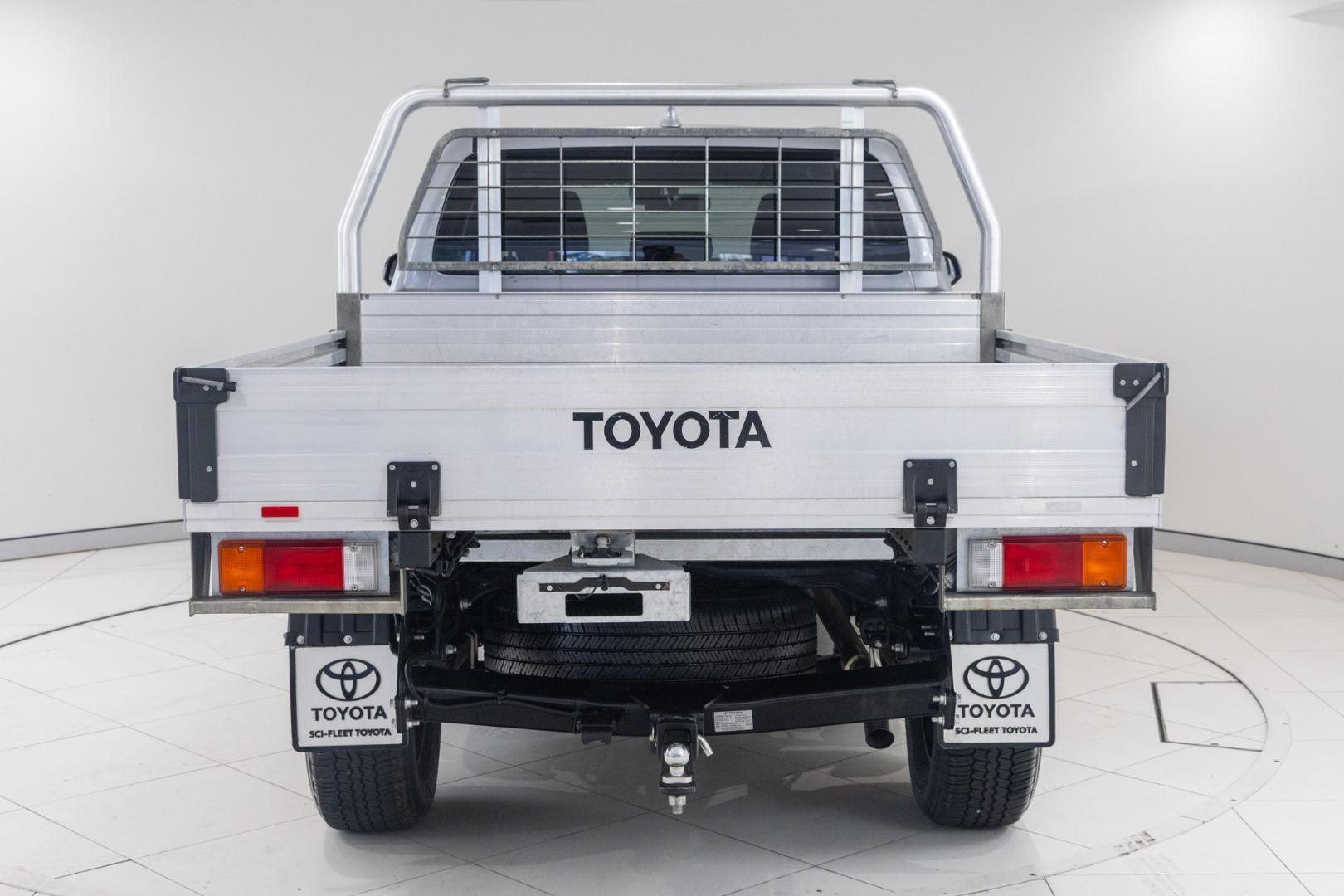 2023 Toyota Hilux SR5 in Silver