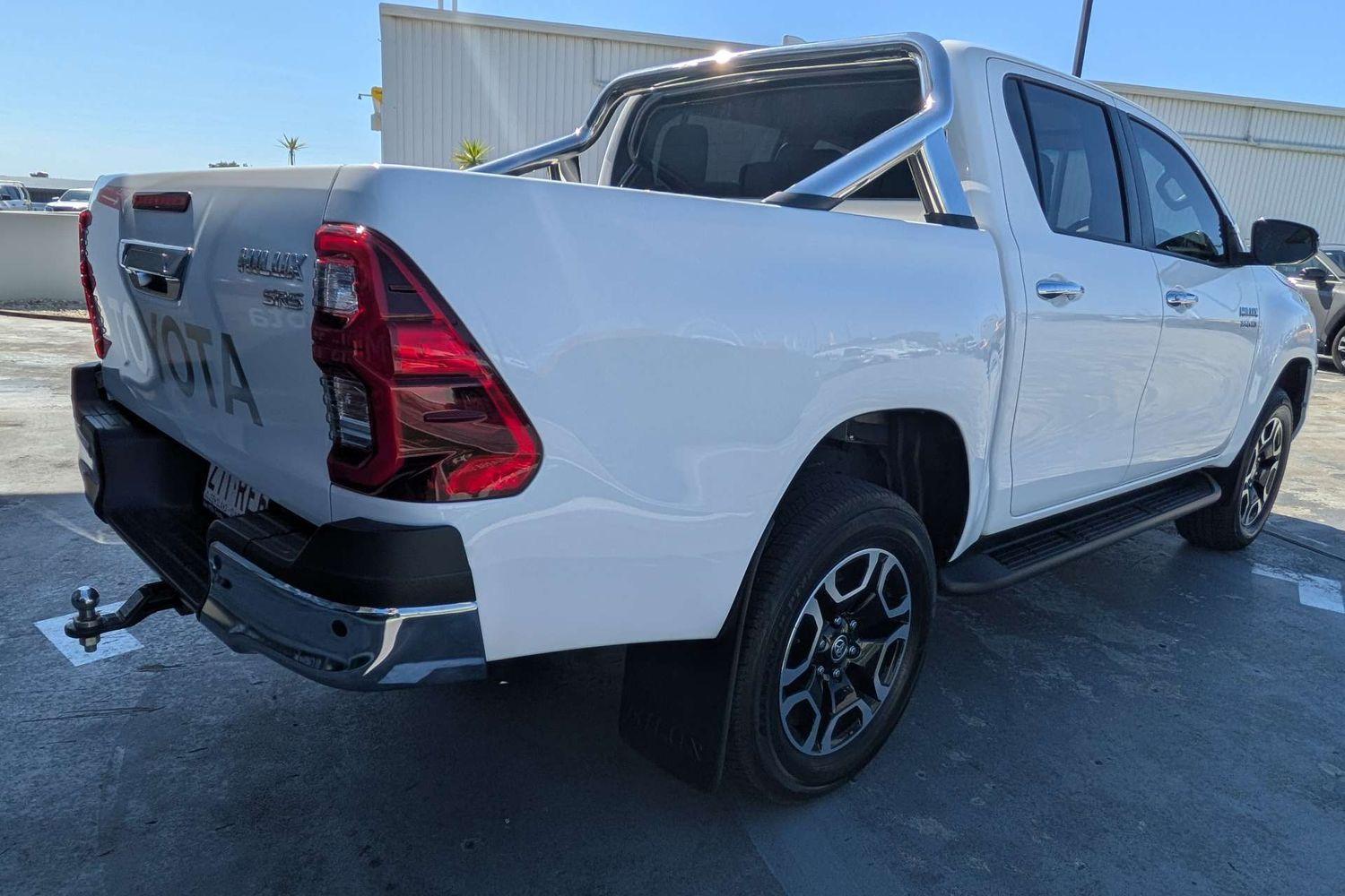 2023 Toyota Hilux SR5 in White