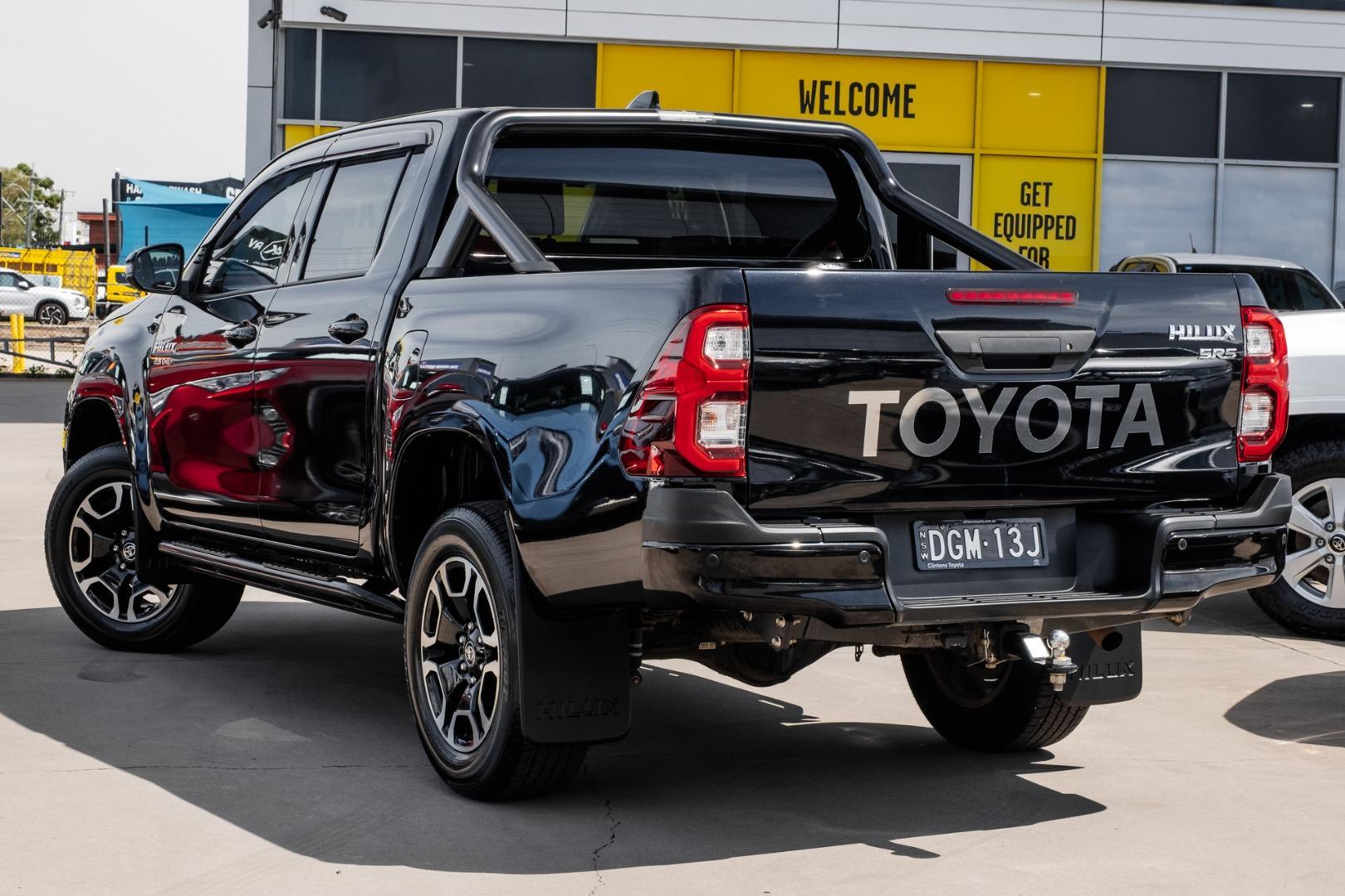 2024 Toyota Hilux SR5 in Black