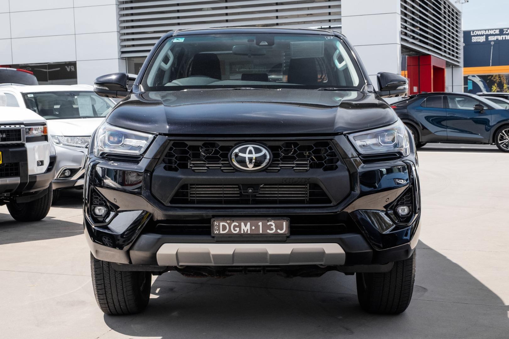 2024 Toyota Hilux SR5 in Black