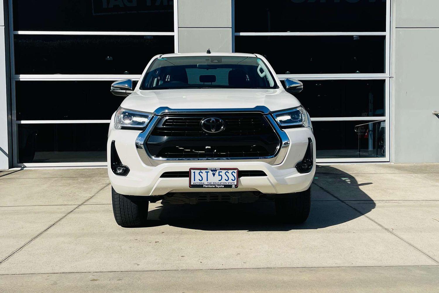 2020 Toyota Hilux SR5 in White