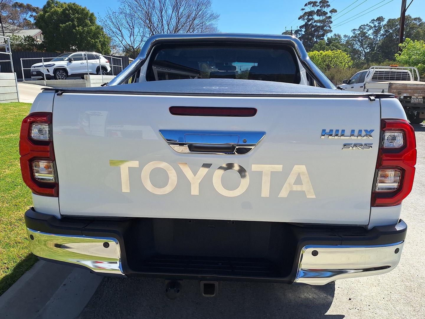 2021 Toyota Hilux SR5 in White