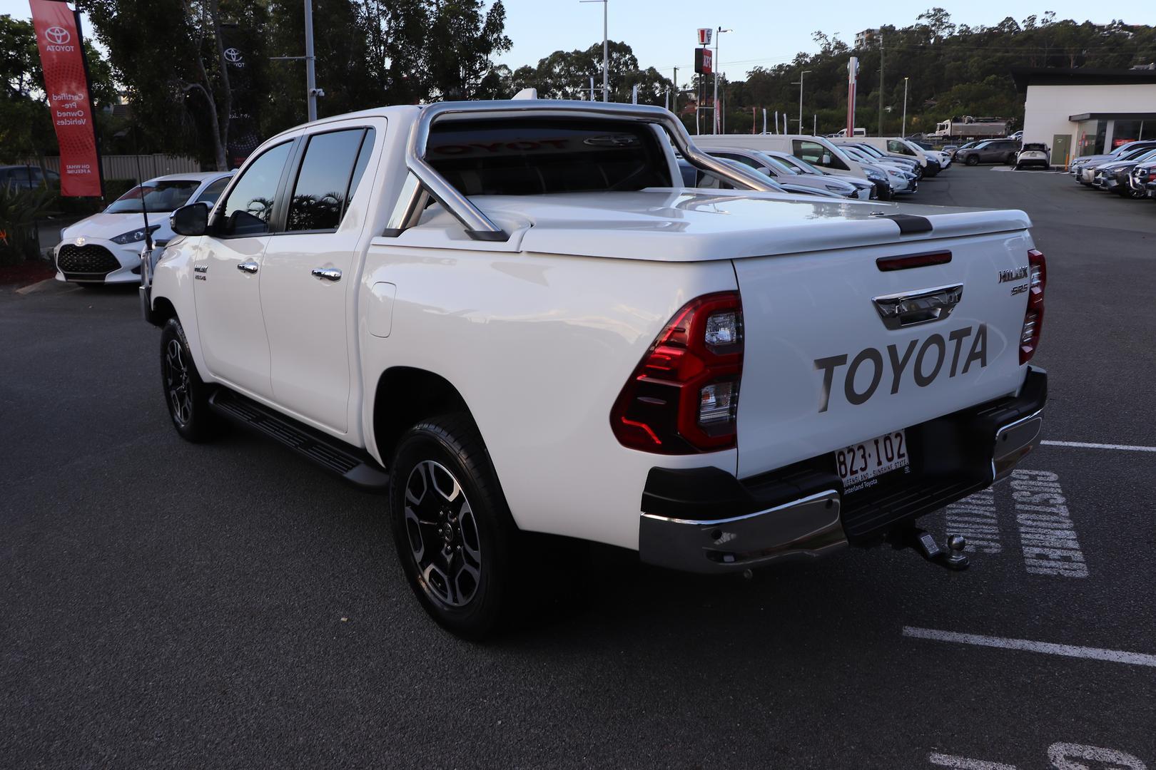 2022 Toyota Hilux SR5 in White