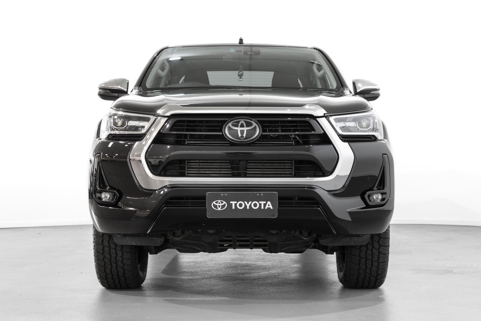 2020 Toyota Hilux SR5 in Black