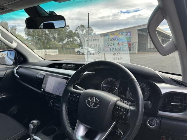 2021 Toyota Hilux SR5 in White