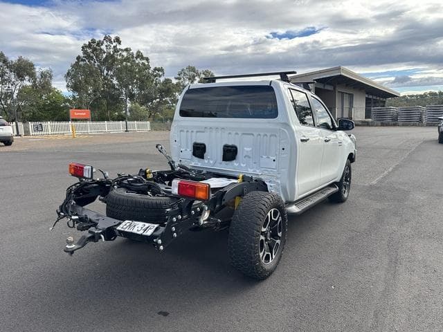 2021 Toyota Hilux SR5 in White