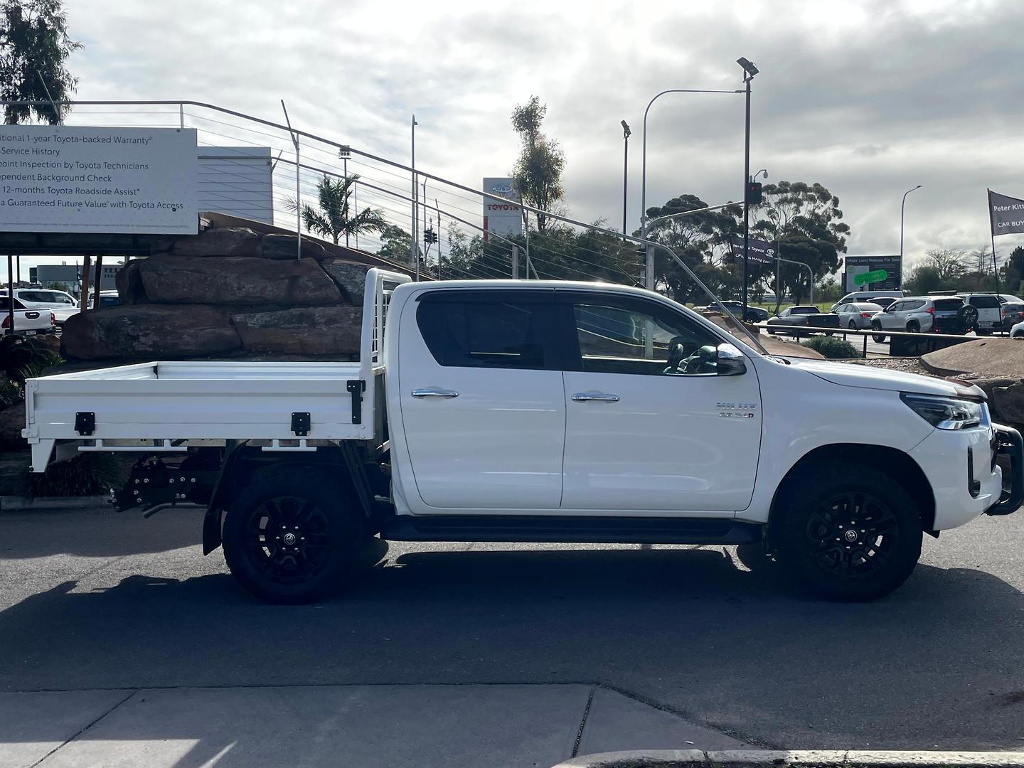 2021 Toyota Hilux SR5 in White