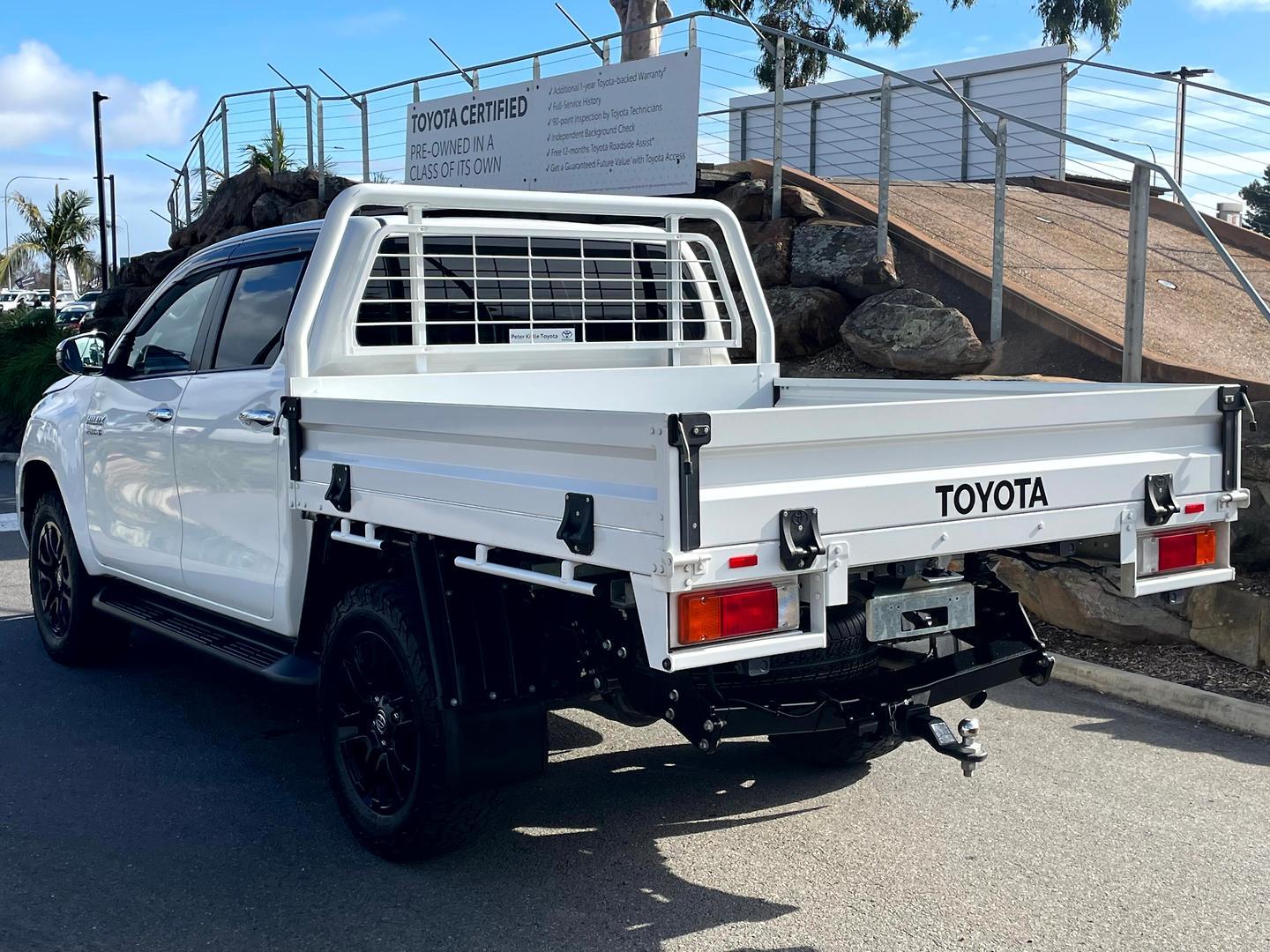 2021 Toyota Hilux SR5 in White