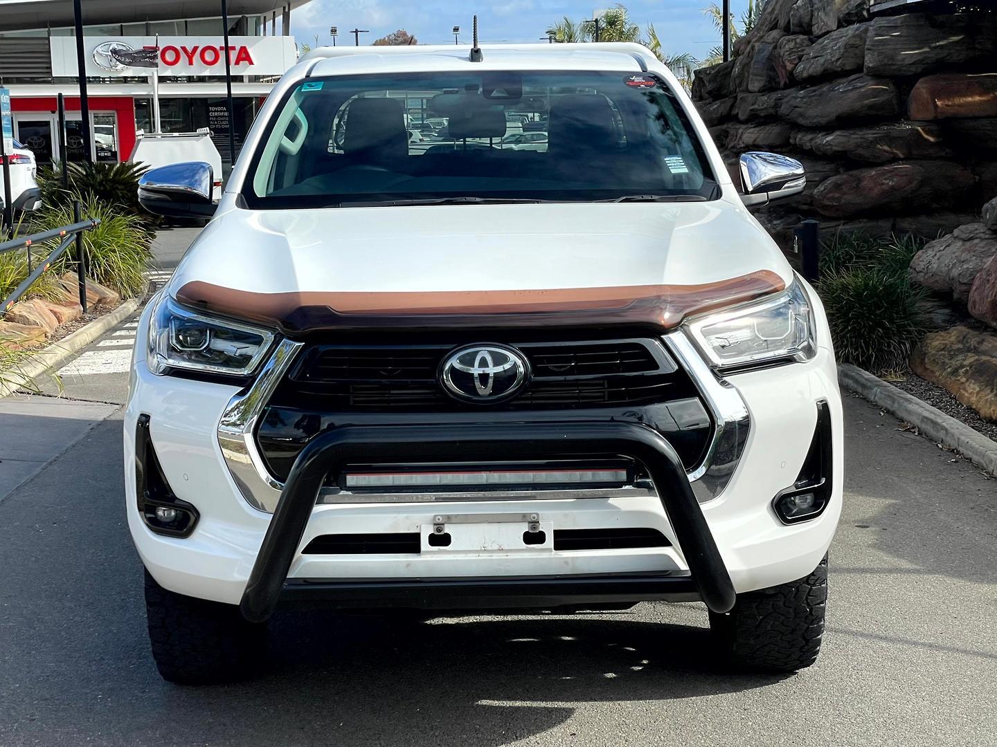 2021 Toyota Hilux SR5 in White