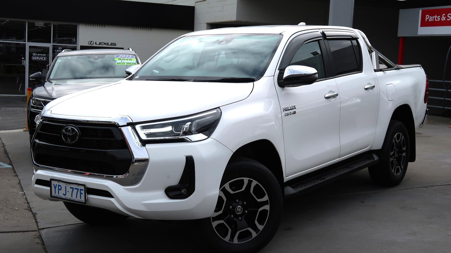 2021 Toyota Hilux SR5 in White