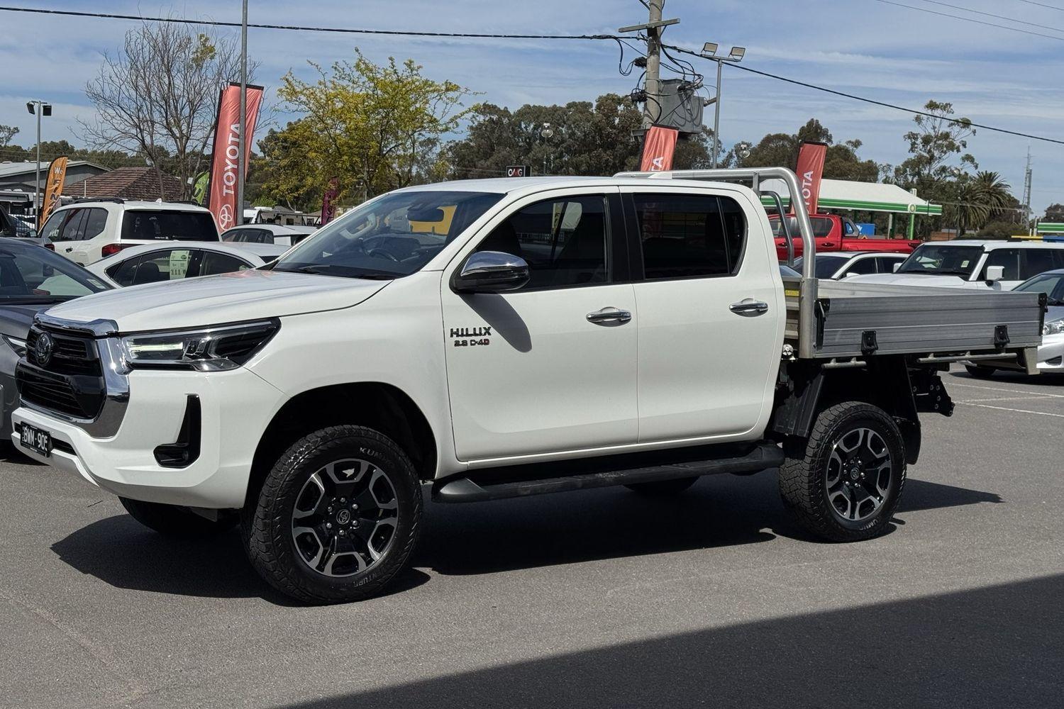 2022 Toyota Hilux SR5 in White