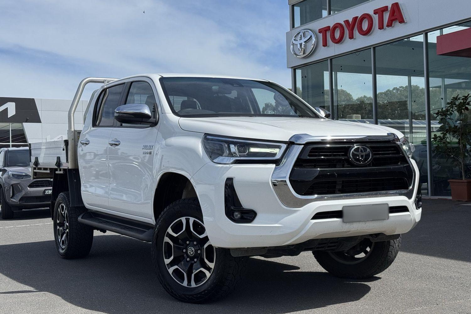 2022 Toyota Hilux SR5 in White