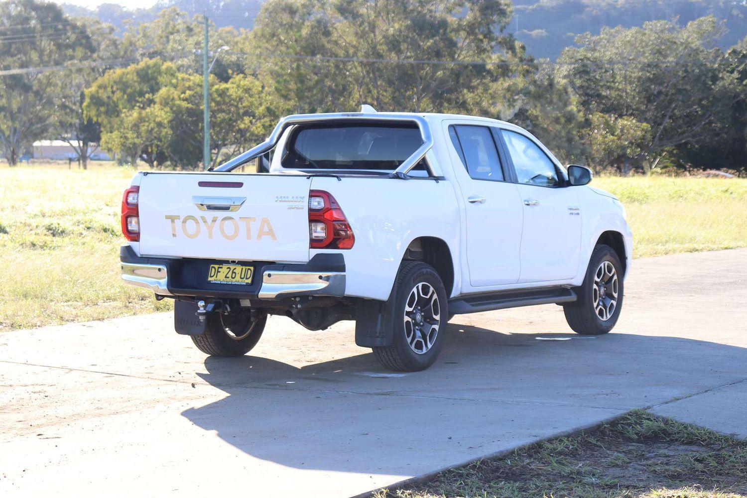 2022 Toyota Hilux SR5 in White