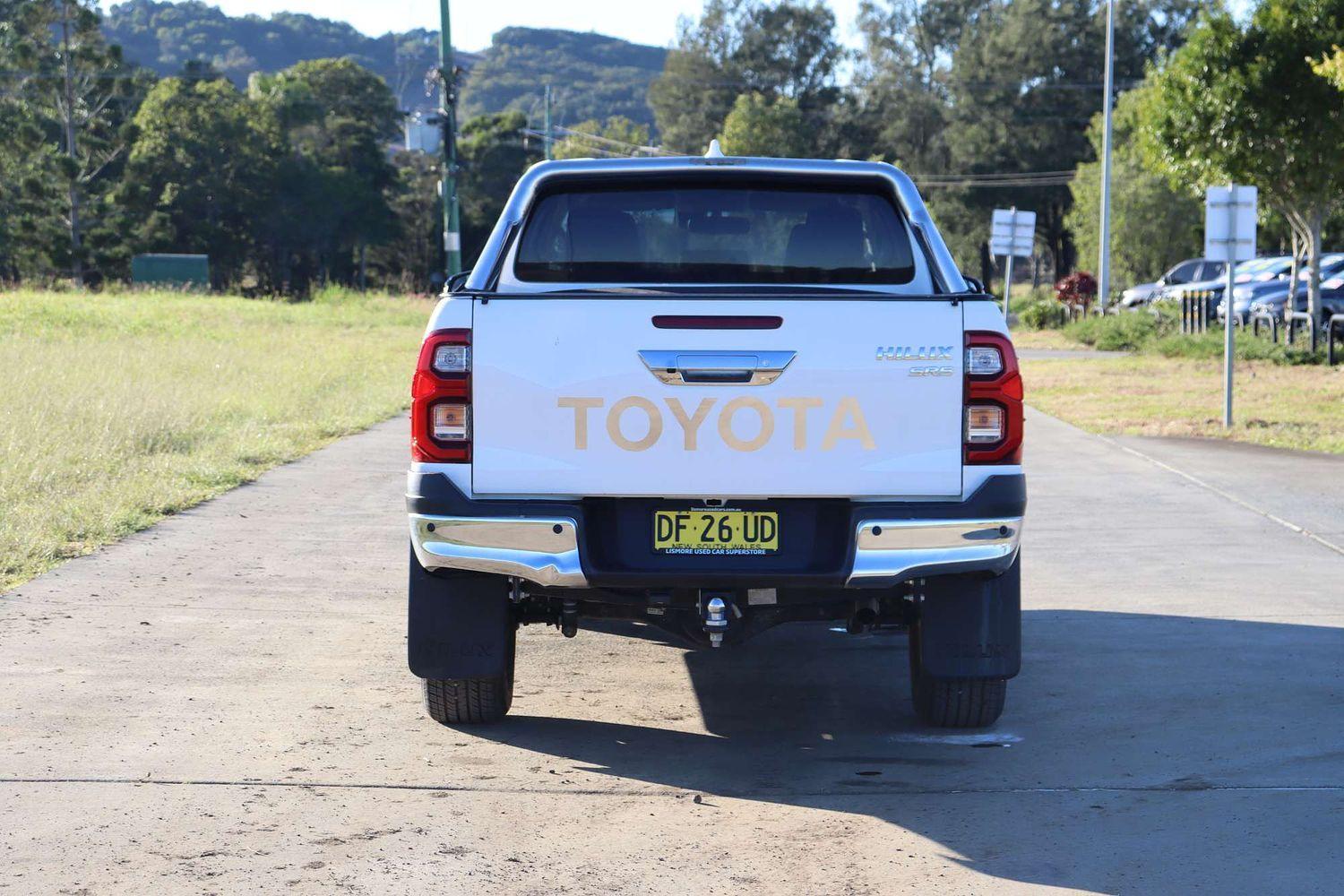 2022 Toyota Hilux SR5 in White
