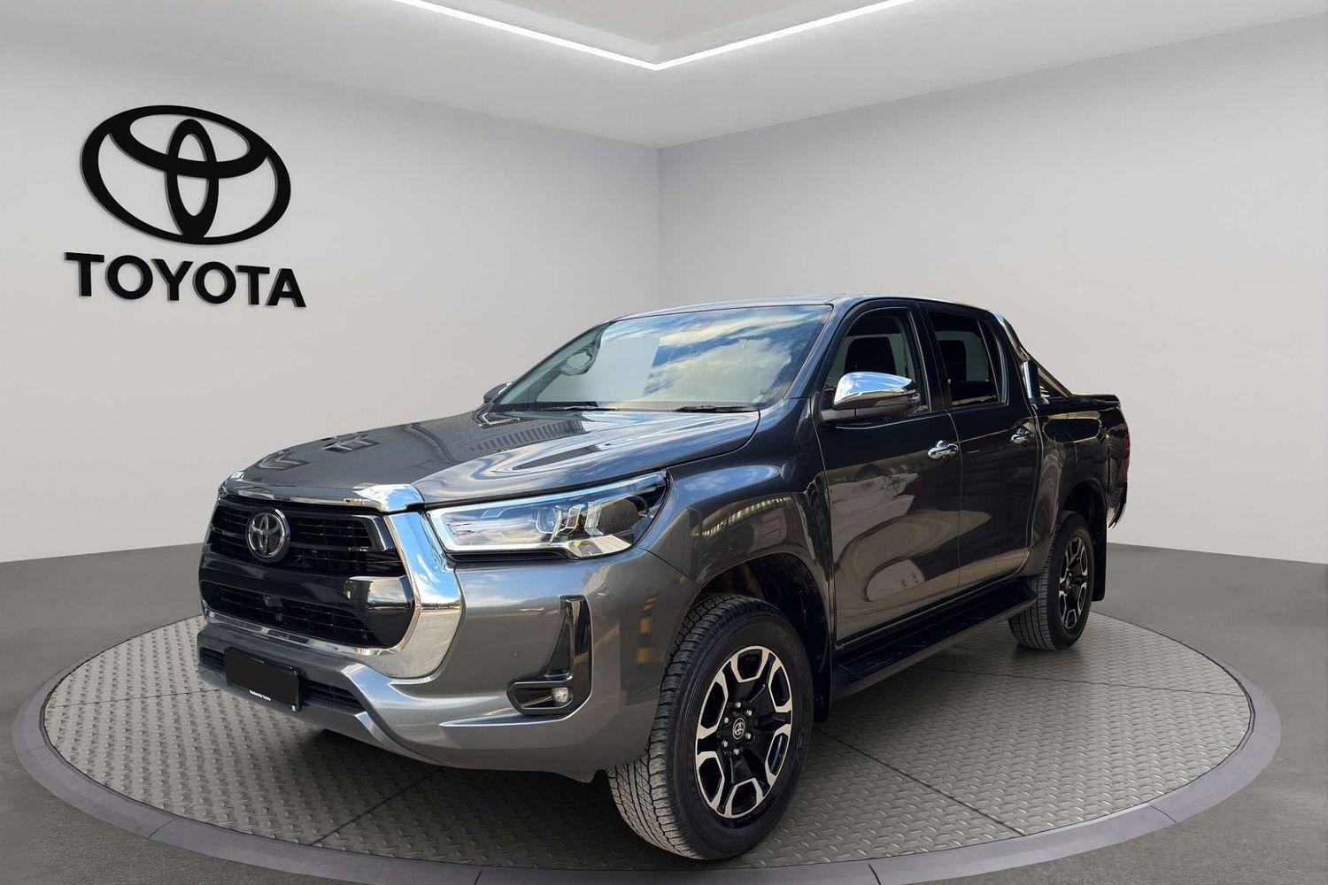 2023 Toyota Hilux SR5 in Silver