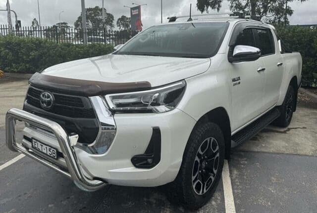 2020 Toyota Hilux SR5 in White