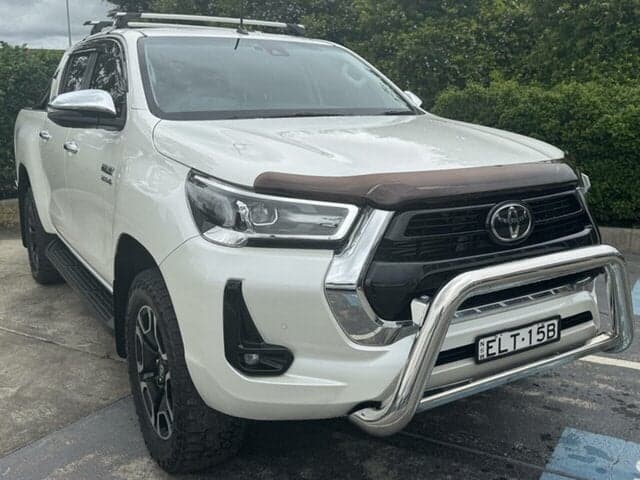 2020 Toyota Hilux SR5 in White