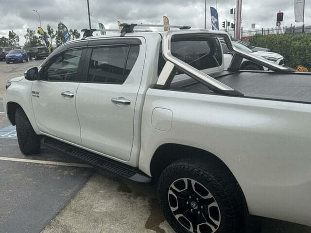 2020 Toyota Hilux SR5 in White
