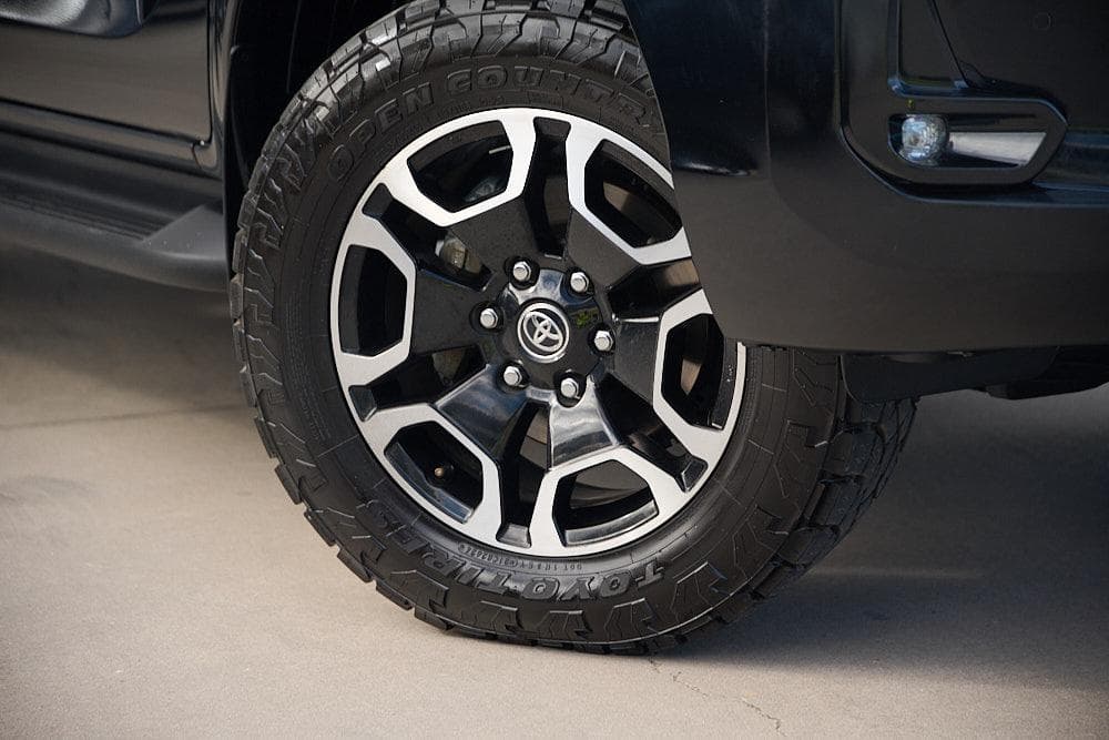 2023 Toyota Hilux SR5 in Black