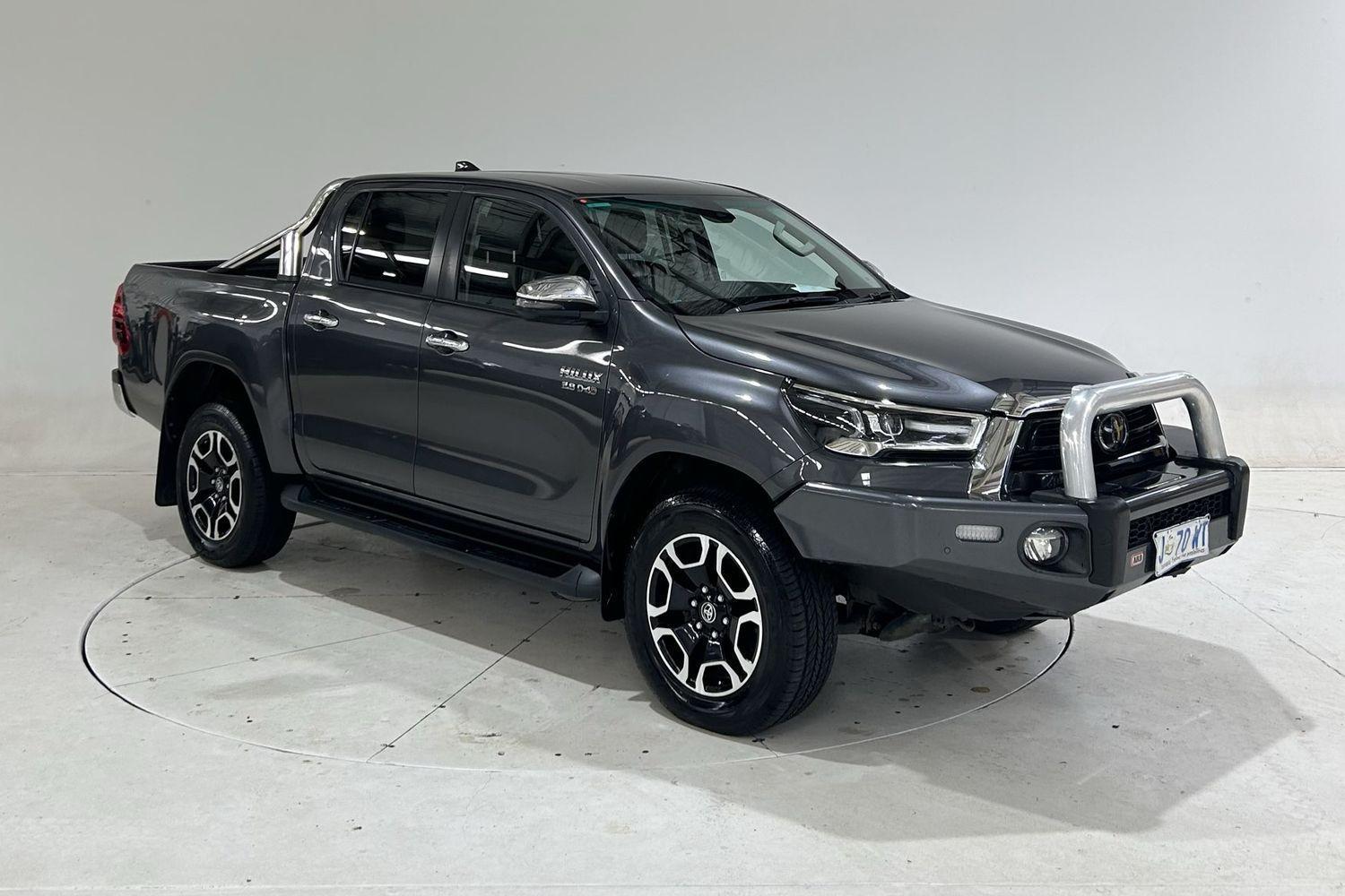 2021 Toyota Hilux SR5 in Silver