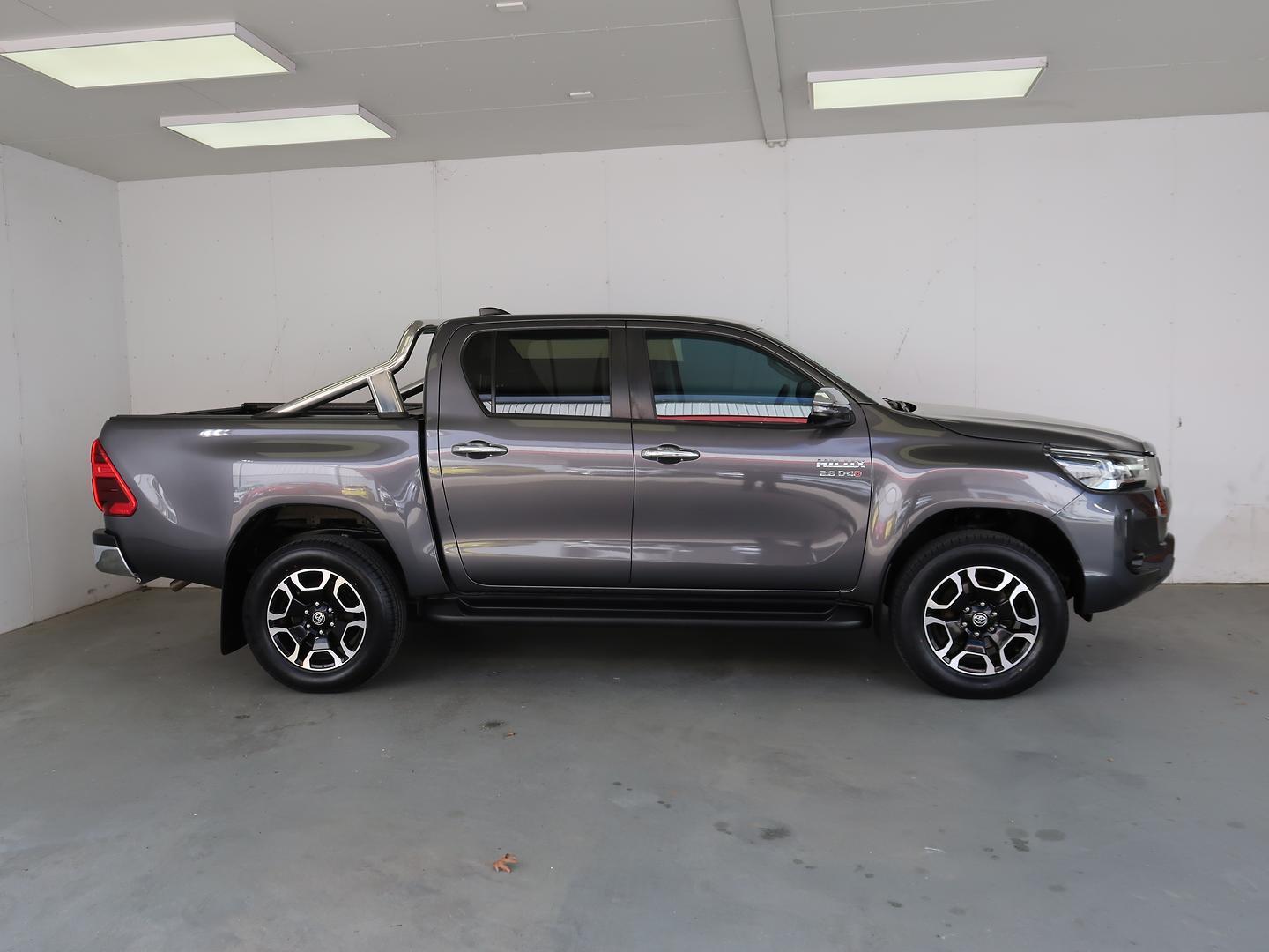 2022 Toyota Hilux SR5 in Silver